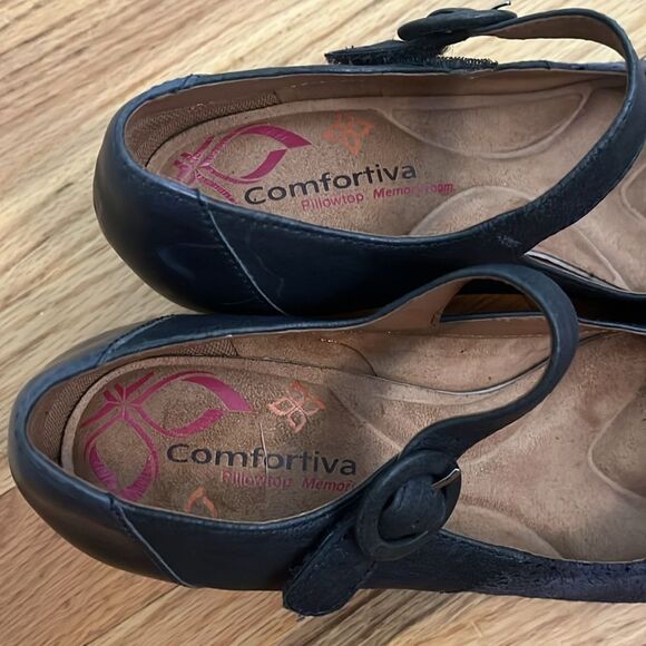Comfortiva Alora blue leather Mary Jane Heels size 9 - Picture 7 of 11